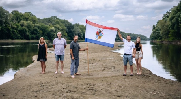 Bevonult a polgármester a Tiszán kialakult szigetre, és Cibakházához csatolta